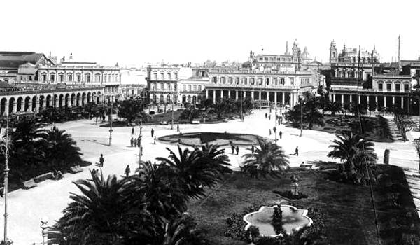 plaza independencia historia